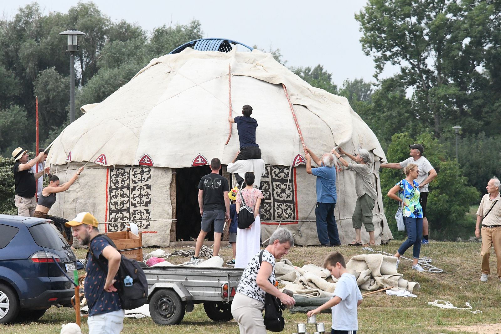 Elkezdődött a Jurtanap a Palotavárosi tavak mellett a Királyok parkjában